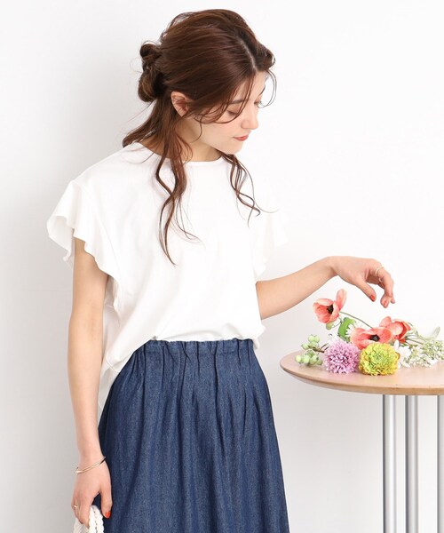 DRESKIP（ドレスキップ）の「◆【接触冷感】女性らしく好印象◎お袖ラッフル トップス（Tシャツ/カットソー・レディース・ブラック/ライトベージュ/ライトブルー/オフホワイト・02/03/04）」の2枚目の写真