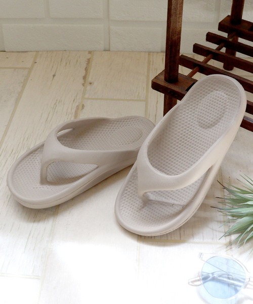 AAA+（サンエープラス）の「軽量厚底 リカバリートングサンダル　ユニセックス（サンダル・レディース・ブラック/ホワイト/ベージュ・38/40/46/36/42/44）」の3枚目の写真