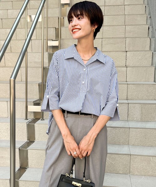 NOLLEY’S Sophi(ノーリーズソフィ)の「パール釦スキッパーシャツ(シャツ/ブラウス・レディース・ホワイト系その他4/サックスブルー/ホワイト・38)」の15枚目の写真