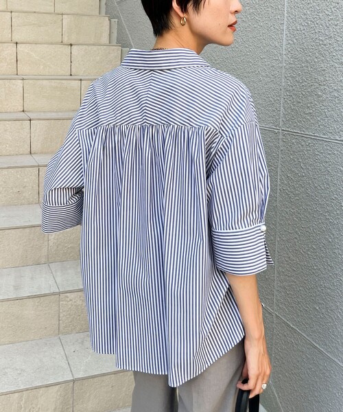 NOLLEY’S Sophi(ノーリーズソフィ)の「パール釦スキッパーシャツ(シャツ/ブラウス・レディース・ホワイト系その他4/サックスブルー/ホワイト・38)」の13枚目の写真