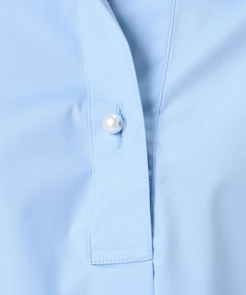 NOLLEY’S Sophi(ノーリーズソフィ)の「パール釦スキッパーシャツ(シャツ/ブラウス・レディース・ホワイト系その他4/サックスブルー/ホワイト・38)」の5枚目の写真