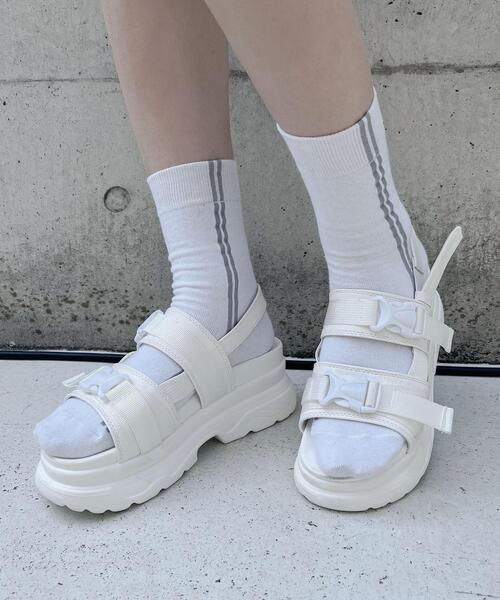 Figments(フィグメンツ)の「ボリュームソールサンダル(サンダル・レディース・ブラック/ホワイト・SMALL/MEDIUM)」の22枚目の写真