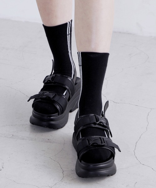 Figments(フィグメンツ)の「ボリュームソールサンダル(サンダル・レディース・ブラック/ホワイト・SMALL/MEDIUM)」の12枚目の写真