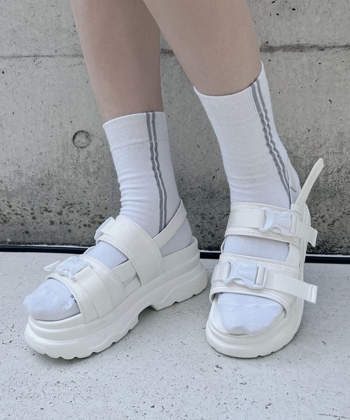 Figments(フィグメンツ)の「ボリュームソールサンダル(サンダル・レディース・ブラック/ホワイト・SMALL/MEDIUM)」の13枚目の写真