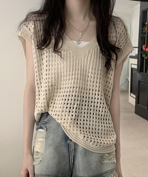 SEN TOKYO（セントーキョー）の「アクセサリー感覚でスタイリングにプラス！Vネックニットメッシュベスト（ベスト・レディース・ホワイト/ブラウン/アイボリー/ブラック・FREE）」の2枚目の写真