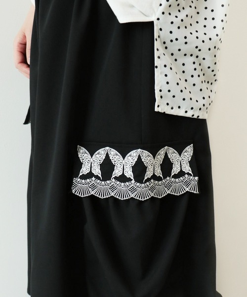 【美品】iS ScoLar イズスカラー 蝶刺繍カーゴパンツ iS ScoLar（イズスカラー）の「532030：蝶刺繍 布帛生地