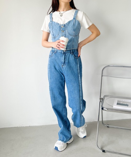 CLEA(クレア)の「フロントボタン デニムビスチェ(ベスト・レディース・ブルー/ブラック・FREE)」の8枚目の写真