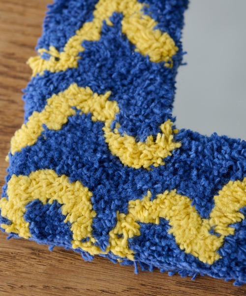 BIRTHDAY BAR（バースデイバー）の「タフティングミラー うねうね