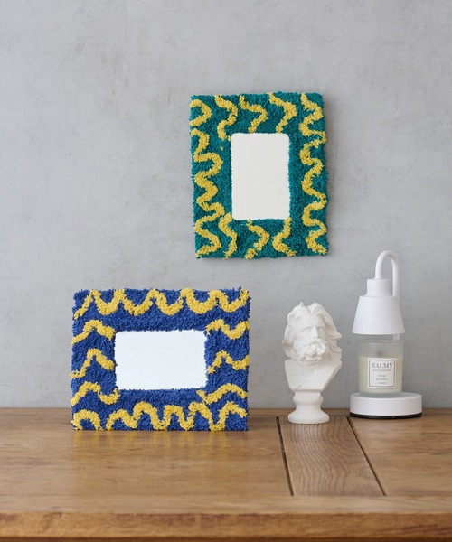 BIRTHDAY BAR（バースデイバー）の「タフティングミラー うねうね