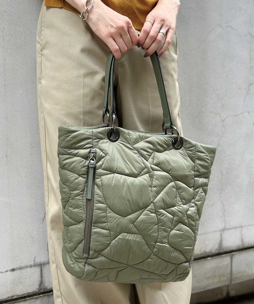 ASH(アッシュ)の「【QUILTED TOTE】ナイロントートバッグ(トートバッグ・レディース・カーキ/ブラック・ONE SIZE)」の10枚目の写真