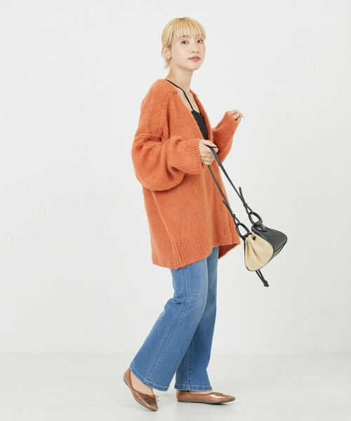 FREAK'S STORE(フリークスストア)の「WEB限定 深 Vネック シャギー ニット 2way カーディガン(前後2WAY)(カーディガン/ボレロ・レディース・イエロー/ブラック/ピンク/ベージュ/オレンジ/ブルー/モカ/グリーン/ナチュラル/パープル・フリ-)」の17枚目の写真