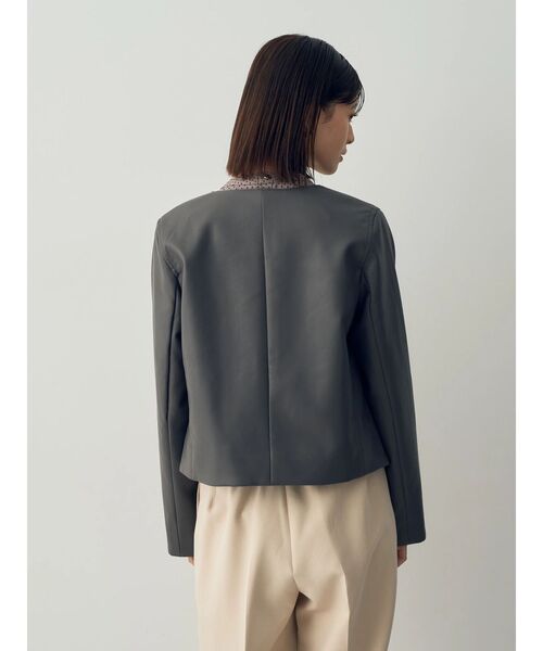 YECCA VECCA(イェッカヴェッカ)の「ノーカラーライダースジャケット(ライダースジャケット・レディース・チャコールグレー/ベージュ・FREE)」の21枚目の写真