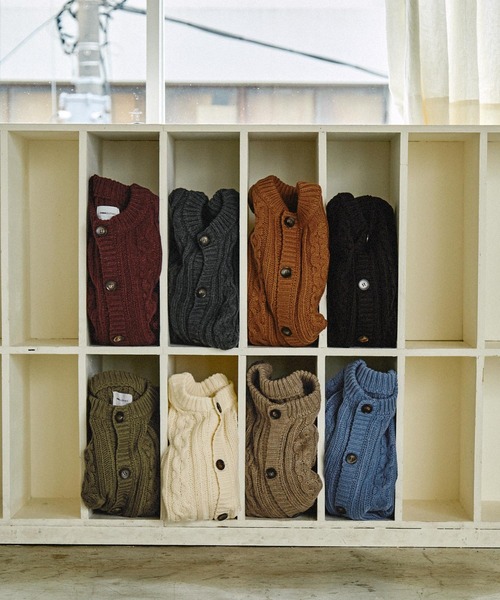 EMMA CLOTHES(エマクローズ)の「オーバーサイズフィッシャーマンケーブルニットクルーネックカーディガン EMMA CLOTHES(カーディガン/ボレロ・メンズ・ブルー/ライトカーキ/ベージュ/オレンジ/ワイン/ブラック/アイボリー/チャコール・L/M)」の19枚目の写真