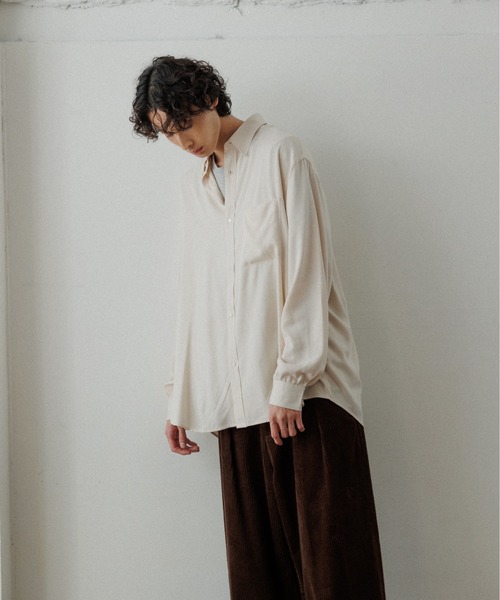 ADAM ET ROPE'（アダムエロペ）の「【WEB限定】《ADAM ET ROPE' HOMME × Yuki Kawahara》ルーズシルエット レーヨン Vintage Style ideal Shirts / UNISEX（シャツ/ブラウス・メンズ・サックスブルー/キナリ・M/L）」の2枚目の写真