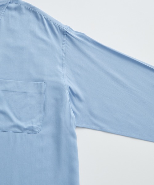 ADAM ET ROPE'（アダムエロペ）の「【WEB限定】《ADAM ET ROPE' HOMME × Yuki Kawahara》ルーズシルエット レーヨン Vintage Style ideal Shirts / UNISEX（シャツ/ブラウス・メンズ・サックスブルー/キナリ・M/L）」の4枚目の写真