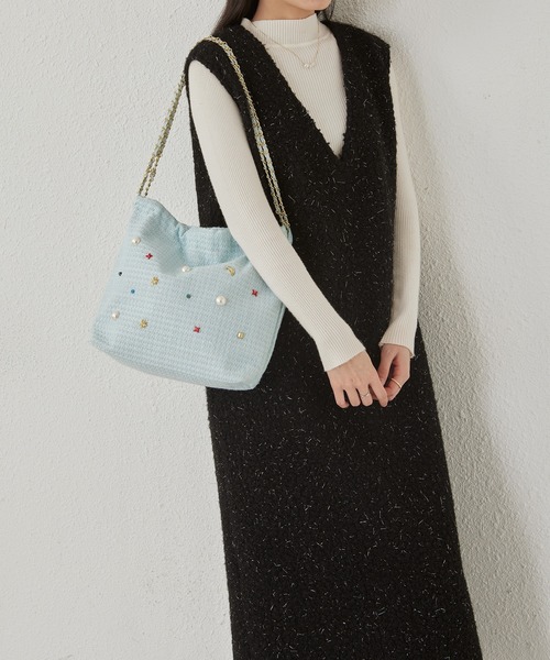 新品未使用☆carino カリーノ ビジューシルバーバッグ チェーン付き 新品未使用☆carino カリーノ ビジューシルバーバッグ チェーン