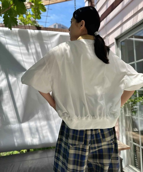 AVIE(アビィ)の「ディファレントファブリックジャケット(テーラードジャケット・レディース・ベージュ/ブラック・38)」の11枚目の写真