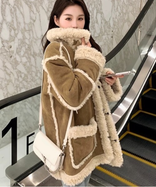 Sibra（シブラ）の「スタンドカラーボアジャケット（ムートンコート