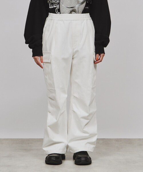 tk.TAKEO KIKUCHI（ティーケータケオキクチ）の「◆デニムカーゴパンツ（デニムパンツ・レディース・オフホワイト/チャコールグレー/ライトブルー・66）」の5枚目の写真