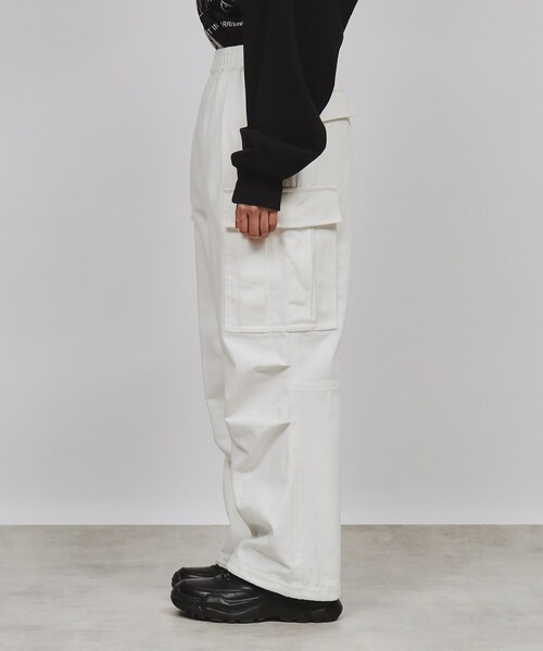 tk.TAKEO KIKUCHI（ティーケータケオキクチ）の「◆デニムカーゴパンツ（デニムパンツ・レディース・オフホワイト/チャコールグレー/ライトブルー・66）」の6枚目の写真