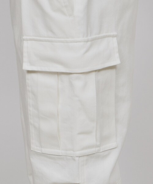 tk.TAKEO KIKUCHI（ティーケータケオキクチ）の「◆デニムカーゴパンツ（デニムパンツ・レディース・オフホワイト/チャコールグレー/ライトブルー・66）」の11枚目の写真