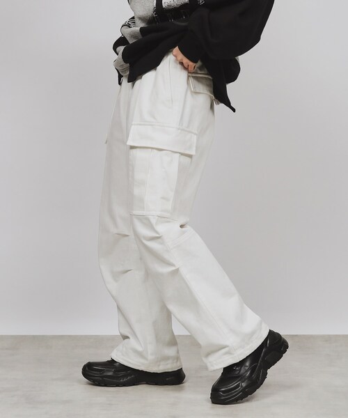 tk.TAKEO KIKUCHI（ティーケータケオキクチ）の「◆デニムカーゴパンツ（デニムパンツ・レディース・オフホワイト/チャコールグレー/ライトブルー・66）」の22枚目の写真