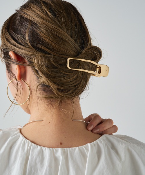 Omekashi(オメカシ)の「ウェーブヘアクリップ(ヘアゴム・レディース・ゴールド/シルバー・FREE/ONE SIZE)」の4枚目の写真