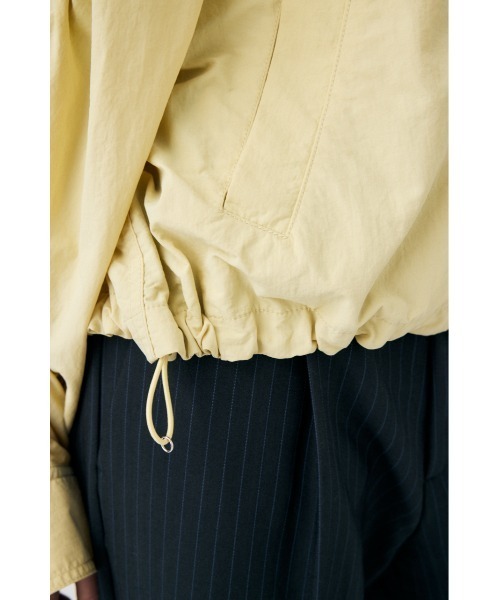 MOUSSY(マウジー)の「GATHER BALLOON ジャケット(ナイロンジャケット・レディース・ブラック/ライトイエロー/ライトグレー・FREE)」の18枚目の写真