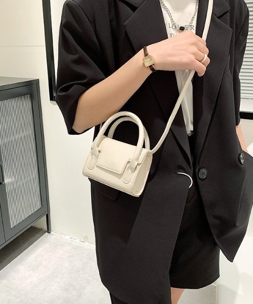 mebole（メボレ）の「2WAYカラーショルダーバッグ（ショルダーバッグ・レディース・イエロー/ホワイト/グリーン/ピンク/ブラック/シルバー・FREE）」の9枚目の写真