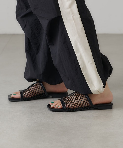 Lui's（ルイス）の「メッシュフラットサンダル（サンダル・レディース・ブラック・24.5/23.5）」の10枚目の写真