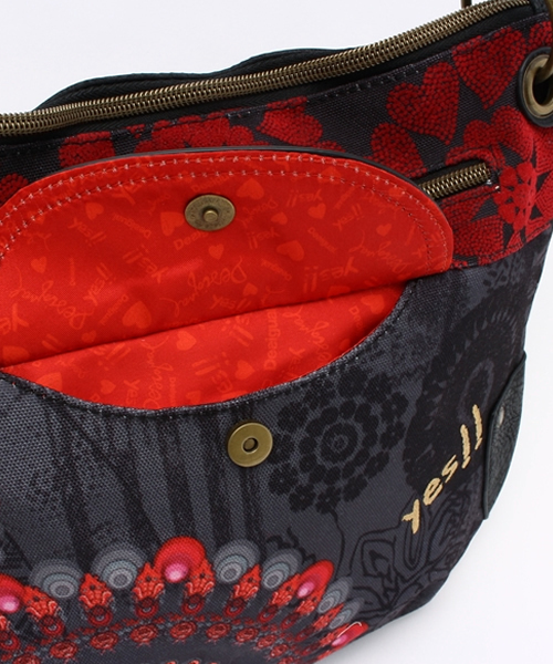 Desigual（デシグアル）の「「Desigual/デシグアル」カラフルポシェット（ショルダーバッグ・レディース・レッド・ONE SIZE）」の9枚目の写真