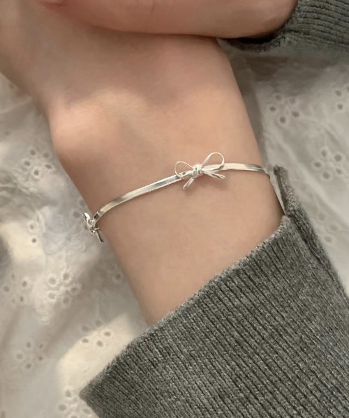 Vipoa（ヴィポア）の「mini ribbon bracelet（ブレスレット・レディース・シルバー・FREE）」の7枚目の写真