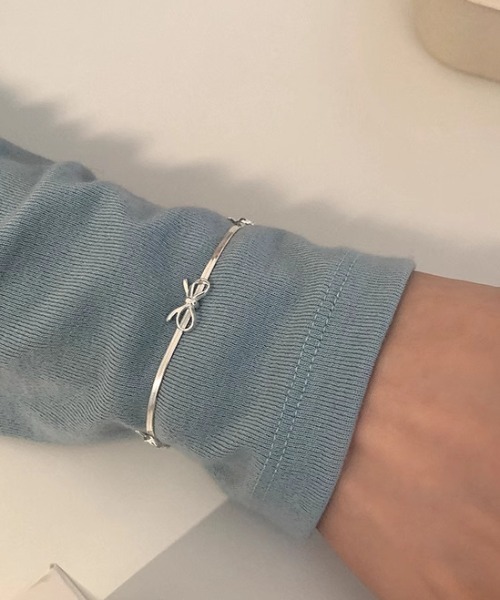 Vipoa（ヴィポア）の「mini ribbon bracelet（ブレスレット・レディース・シルバー・FREE）」の10枚目の写真