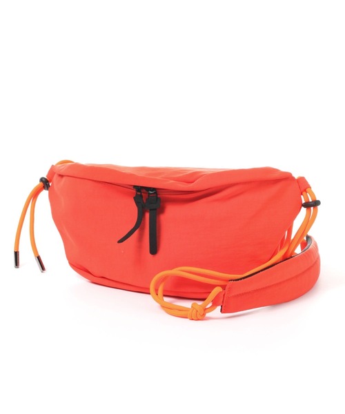 studio CLIP（スタディオクリップ）の「軽らくナイロンワンマイルショルダーバッグ（ショルダーバッグ・レディース・オレンジ/ベージュ/ブルー/ブラック・FREE）」の4枚目の写真