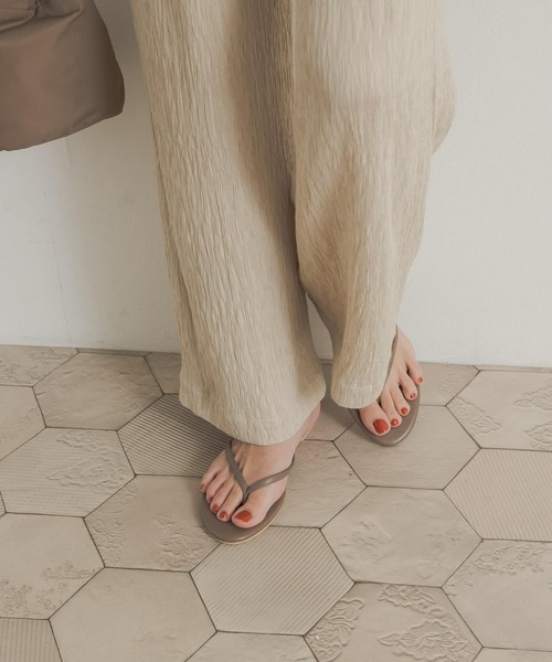 URBAN RESEARCH DOORS(アーバンリサーチドアーズ)の「トングサンダル(サンダル・レディース・グレー系その他/ブラック・38/36/37)」の2枚目の写真