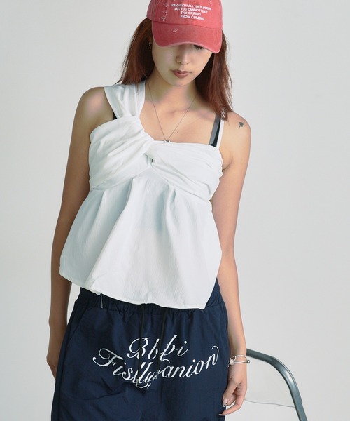 AO2(アオズ)の「Asymmetric design bustier / アシンメトリーデザインビスチェ(シャツ/ブラウス・レディース・ベージュ/ホワイト/ブラック/ホワイト系その他・FREE)」の2枚目の写真