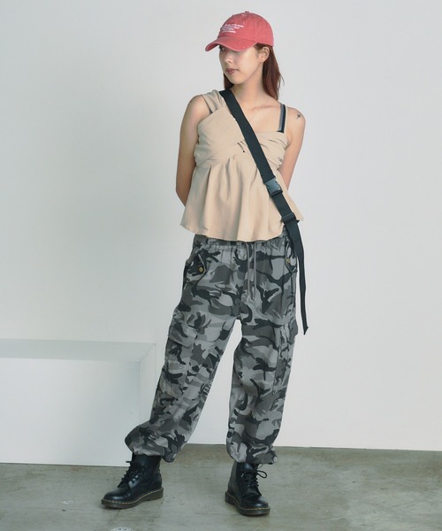 AO2(アオズ)の「Asymmetric design bustier / アシンメトリーデザインビスチェ(シャツ/ブラウス・レディース・ベージュ/ホワイト/ブラック/ホワイト系その他・FREE)」の22枚目の写真
