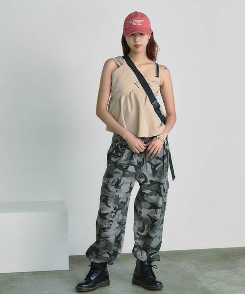 AO2(アオズ)の「Asymmetric design bustier / アシンメトリーデザインビスチェ(シャツ/ブラウス・レディース・ベージュ/ホワイト/ブラック/ホワイト系その他・FREE)」の21枚目の写真