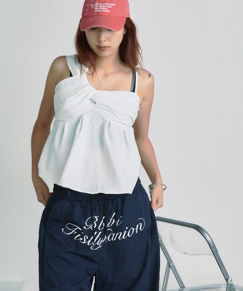 AO2(アオズ)の「Asymmetric design bustier / アシンメトリーデザインビスチェ(シャツ/ブラウス・レディース・ベージュ/ホワイト/ブラック/ホワイト系その他・FREE)」の15枚目の写真