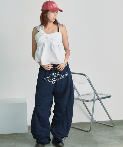 AO2(アオズ)の「Asymmetric design bustier / アシンメトリーデザインビスチェ(シャツ/ブラウス・レディース・ベージュ/ホワイト/ブラック/ホワイト系その他・FREE)」の16枚目の写真