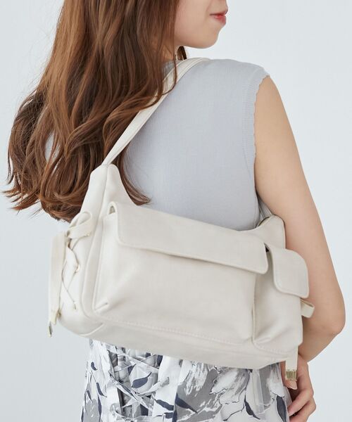 MAJESTIC LEGON（マジェスティックレゴン）の「アンニュイレースアップバッグ（ショルダーバッグ・レディース・アイボリー/ブラウン/ブラック・FREE）」の10枚目の写真