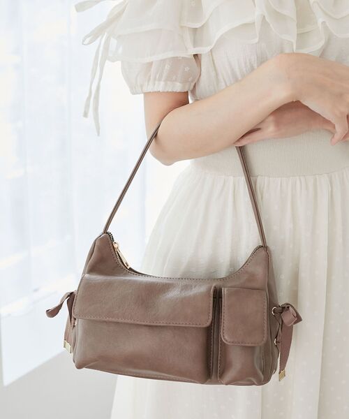 MAJESTIC LEGON（マジェスティックレゴン）の「アンニュイレースアップバッグ（ショルダーバッグ・レディース・アイボリー/ブラウン/ブラック・FREE）」の16枚目の写真