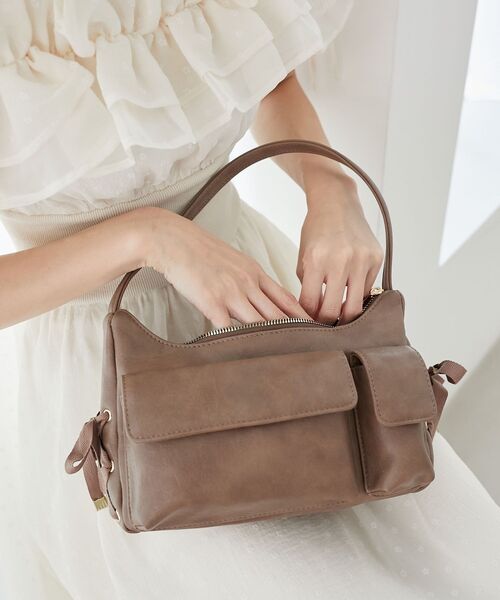 MAJESTIC LEGON（マジェスティックレゴン）の「アンニュイレースアップバッグ（ショルダーバッグ・レディース・アイボリー/ブラウン/ブラック・FREE）」の17枚目の写真