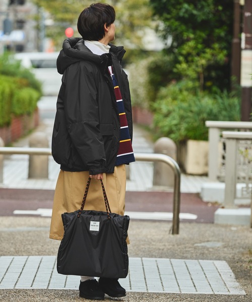 THE CRAFT CREW PRODUCTS（ザクラフトクループロダクツ）の「マルチファンクショナル テックファブリック ビッグシルエット ドロストフードパディングジャケット【THE CRAFT CREW PRODUCTS】（ダウンジャケット/コート・メンズ・チャコール/ブラック/ブラウン/ライトグレー・L/M/S）」の20枚目の写真