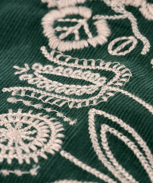 チチカカ（チチカカ）の「Rico メヒコフラワー刺繍コーデュロイプルオーバー（シャツ/ブラウス・レディース・グレー/ブラック/グリーン・FREE）」の4枚目の写真