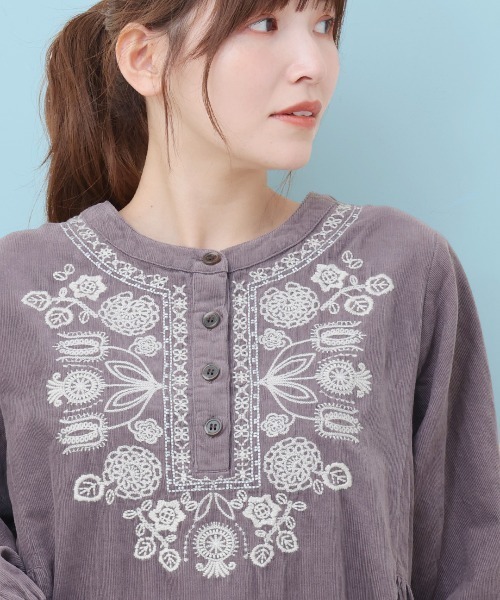 チチカカ（チチカカ）の「Rico メヒコフラワー刺繍コーデュロイプルオーバー（シャツ/ブラウス・レディース・グレー/ブラック/グリーン・FREE）」の11枚目の写真