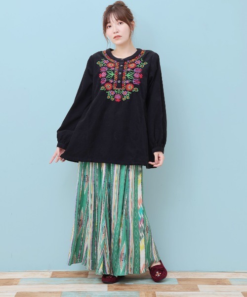 チチカカ（チチカカ）の「Rico メヒコフラワー刺繍コーデュロイプルオーバー（シャツ/ブラウス・レディース・グレー/ブラック/グリーン・FREE）」の13枚目の写真