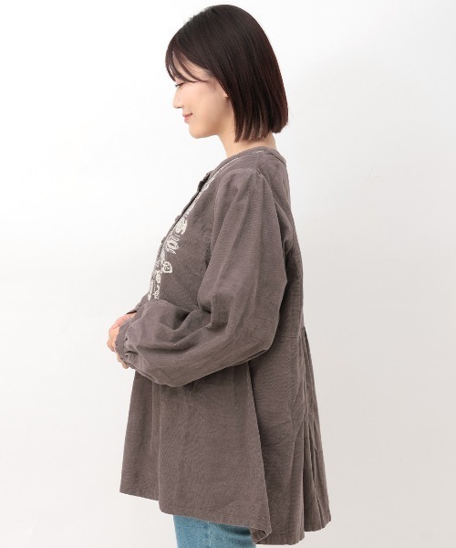 チチカカ（チチカカ）の「Rico メヒコフラワー刺繍コーデュロイプルオーバー（シャツ/ブラウス・レディース・グレー/ブラック/グリーン・FREE）」の17枚目の写真