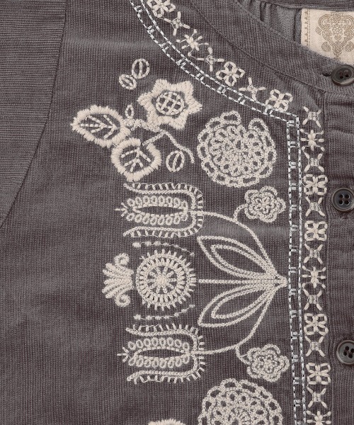 チチカカ（チチカカ）の「Rico メヒコフラワー刺繍コーデュロイプルオーバー（シャツ/ブラウス・レディース・グレー/ブラック/グリーン・FREE）」の21枚目の写真
