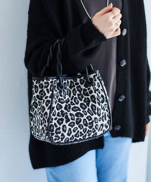 le.coeur blanc(ルクールブラン)の「TWIST HANDLE 2WAY TOTE(トートバッグ・レディース・ブラック系その他・FREE)」の12枚目の写真